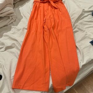 NWT beyond gorgeous Alice + Olivia pants (coral)